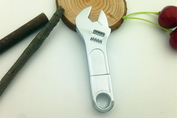 工業制造扳手U盤，學校工業展會最喜愛的定制禮品U盤